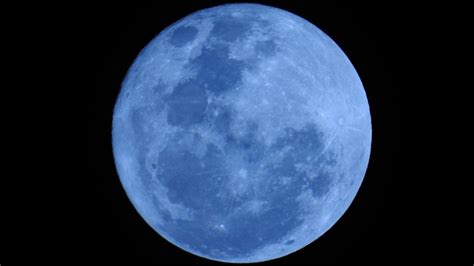 super blue moon phase.